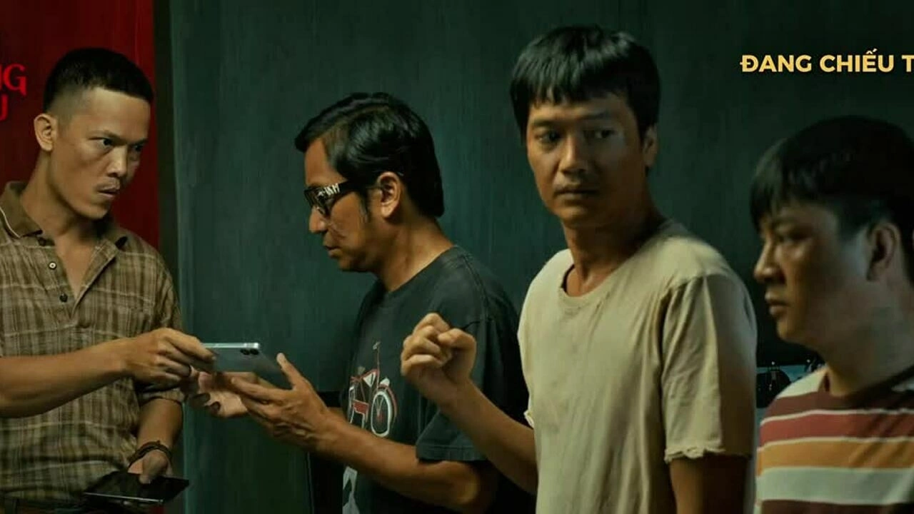 Phân cảnh nhóm tội phạm ép các nạn nhân lừa đảo trực tuyến