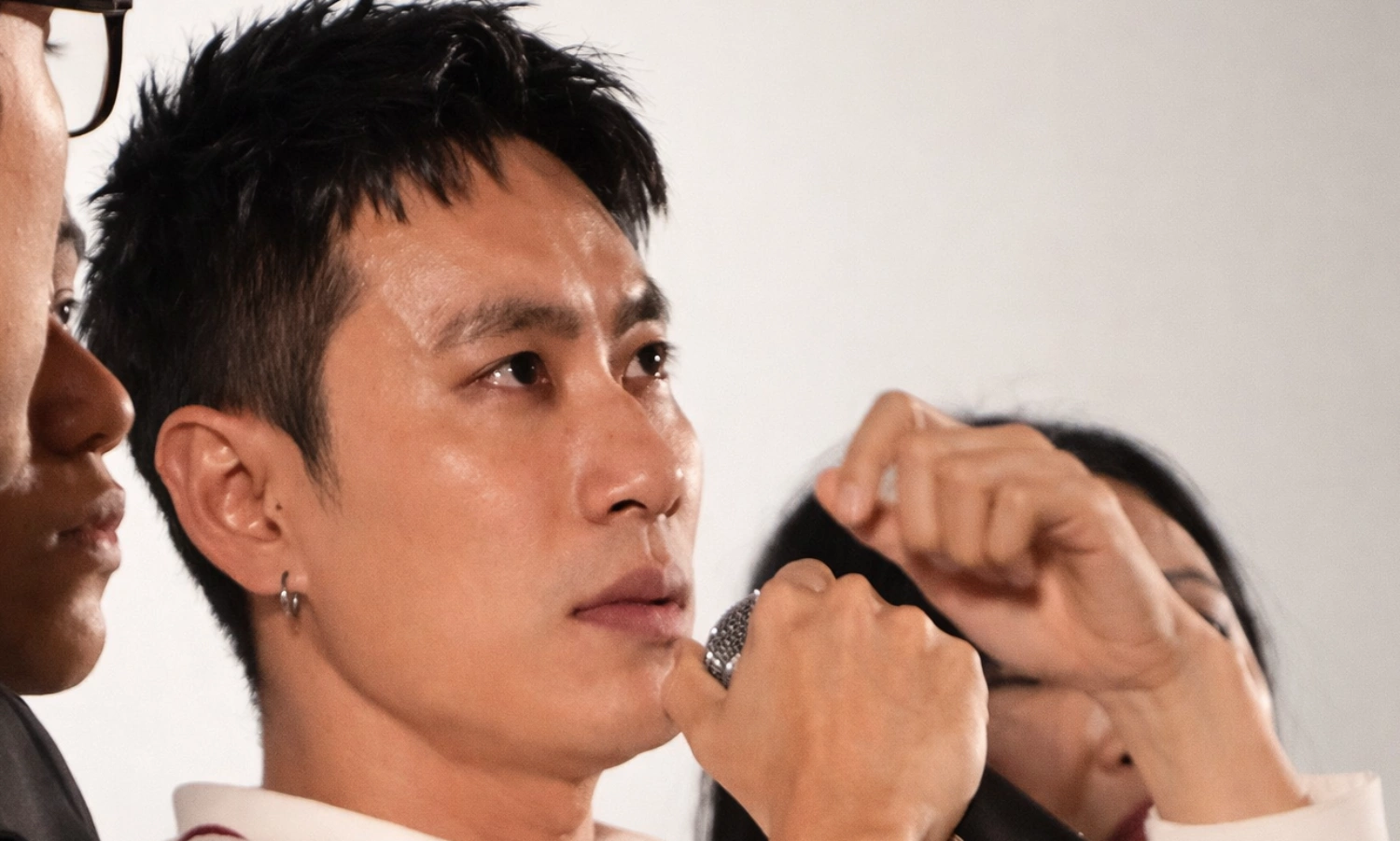 Kiều Minh Tuấn khóc khi ra mắt phim về tình cha