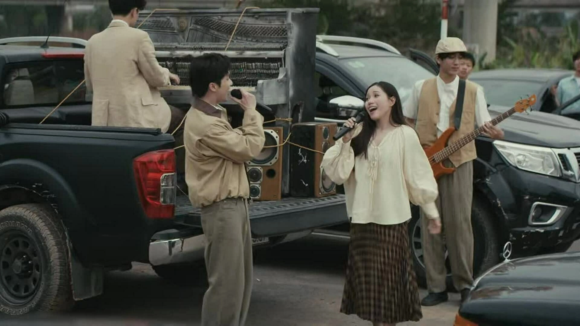 Vương Bình, Thùy Chi hòa giọng hit 'Thanh tân'