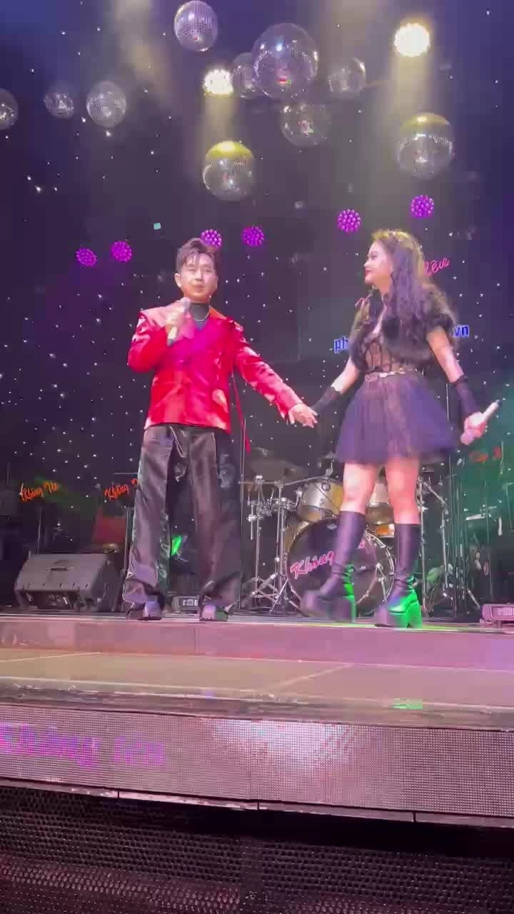 Vợ chồng Bằng Cường hát "Yêu trở thành thương"