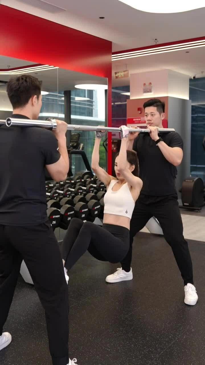 Lý Nhược Đồng gây sốt khi khoe thể lực