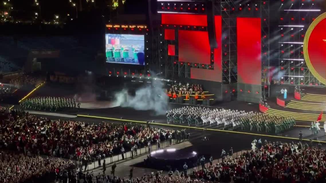 Màn diễu binh kết hợp biểu diễn thực cảnh trong concert 'Âm vang Tổ quốc'