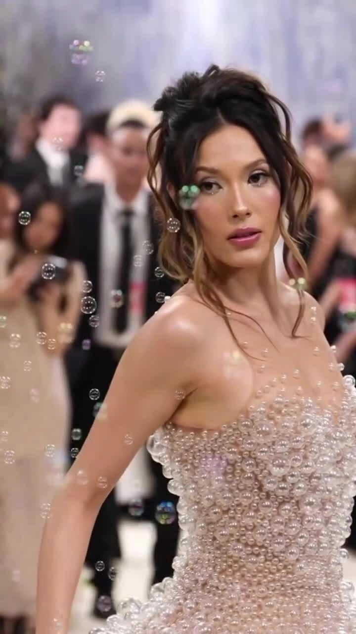 Eileen Gu ở Met Gala 2026
