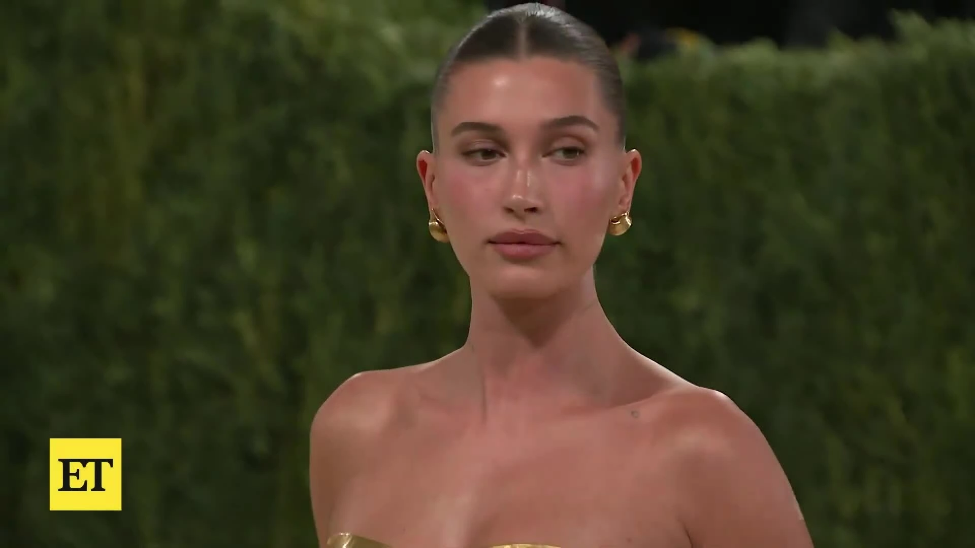 Hailey Bieber ở Met Gala 2026