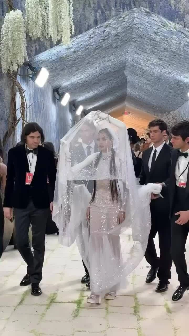 Lisa ở Met Gala 2026
