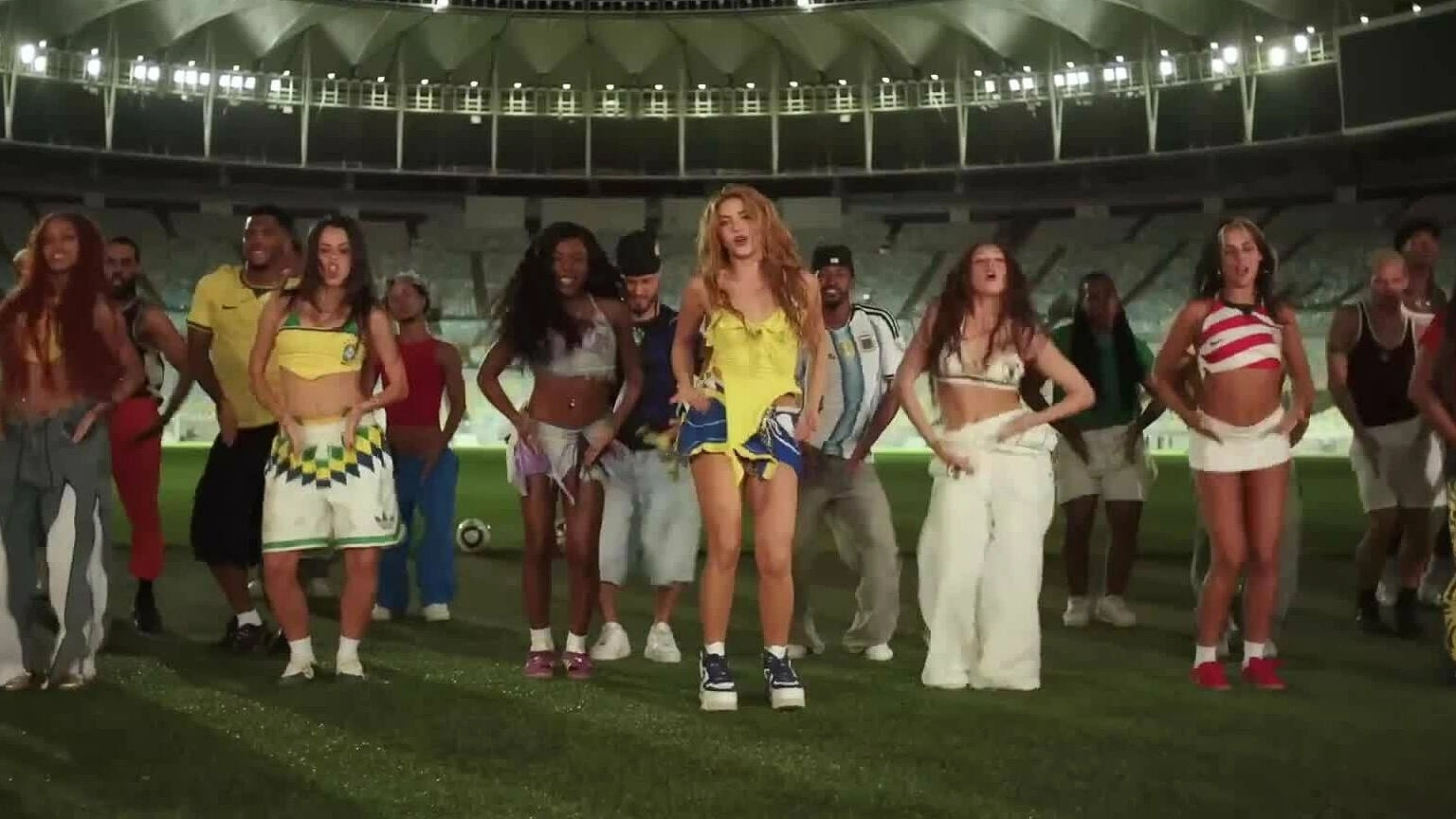Shakira trở lại với ca khúc cổ vũ World Cup