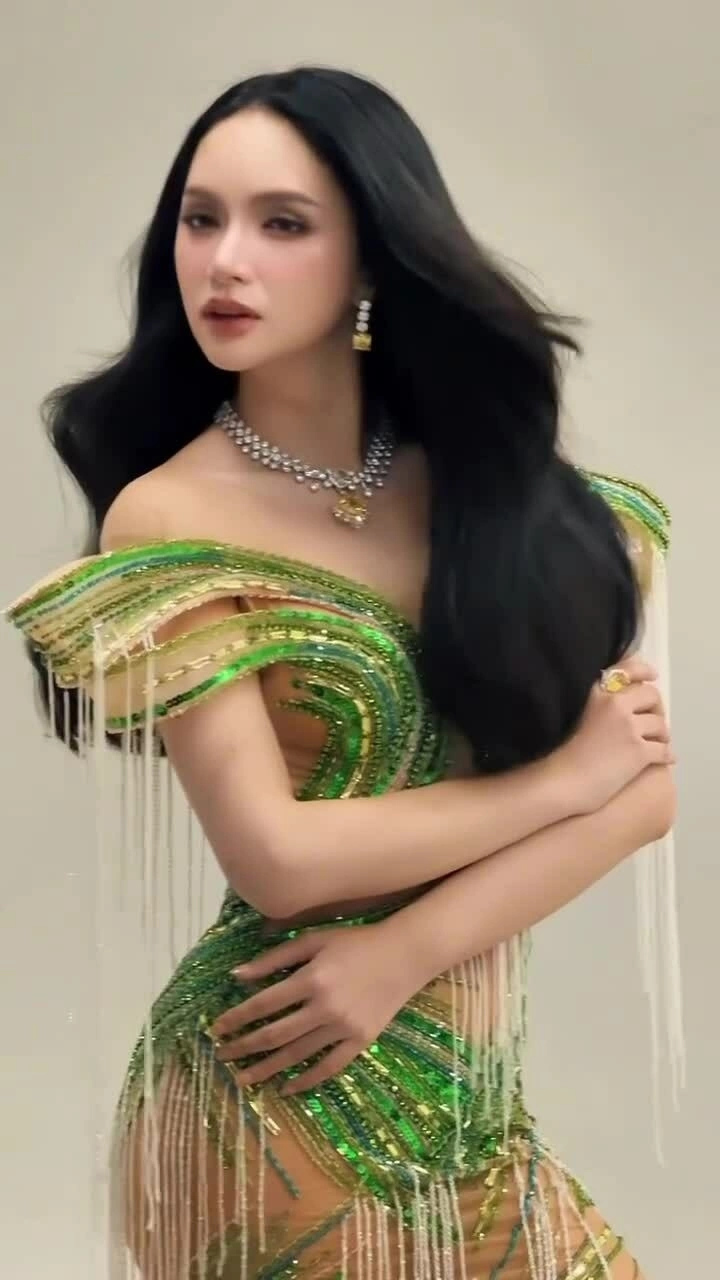Hương Giang gây chú ý trước thềm Miss Grand International