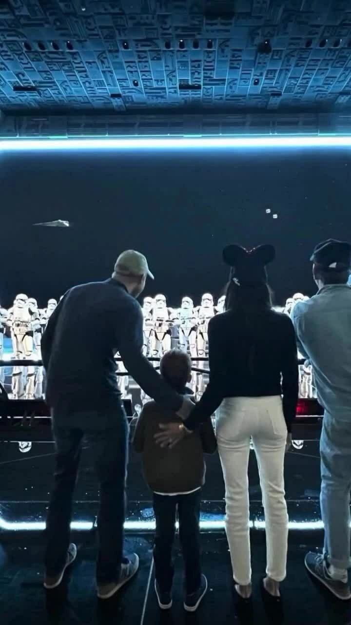 Vợ chồng Harry - Meghan đưa các con đi Disneyland 2025