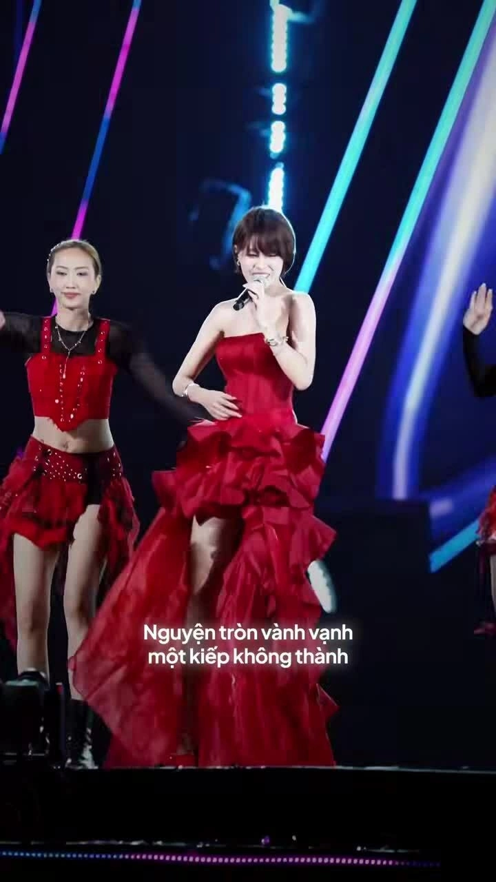 Rapper Pháo biểu diễn "Dạo bước Bắc Kinh"