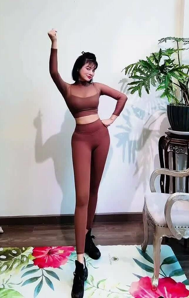 Vũ Thu Phương tập cardio