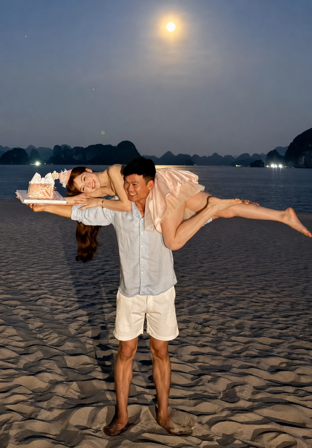 Bạn trai quân nhân mừng sinh nhật Hòa Minzy