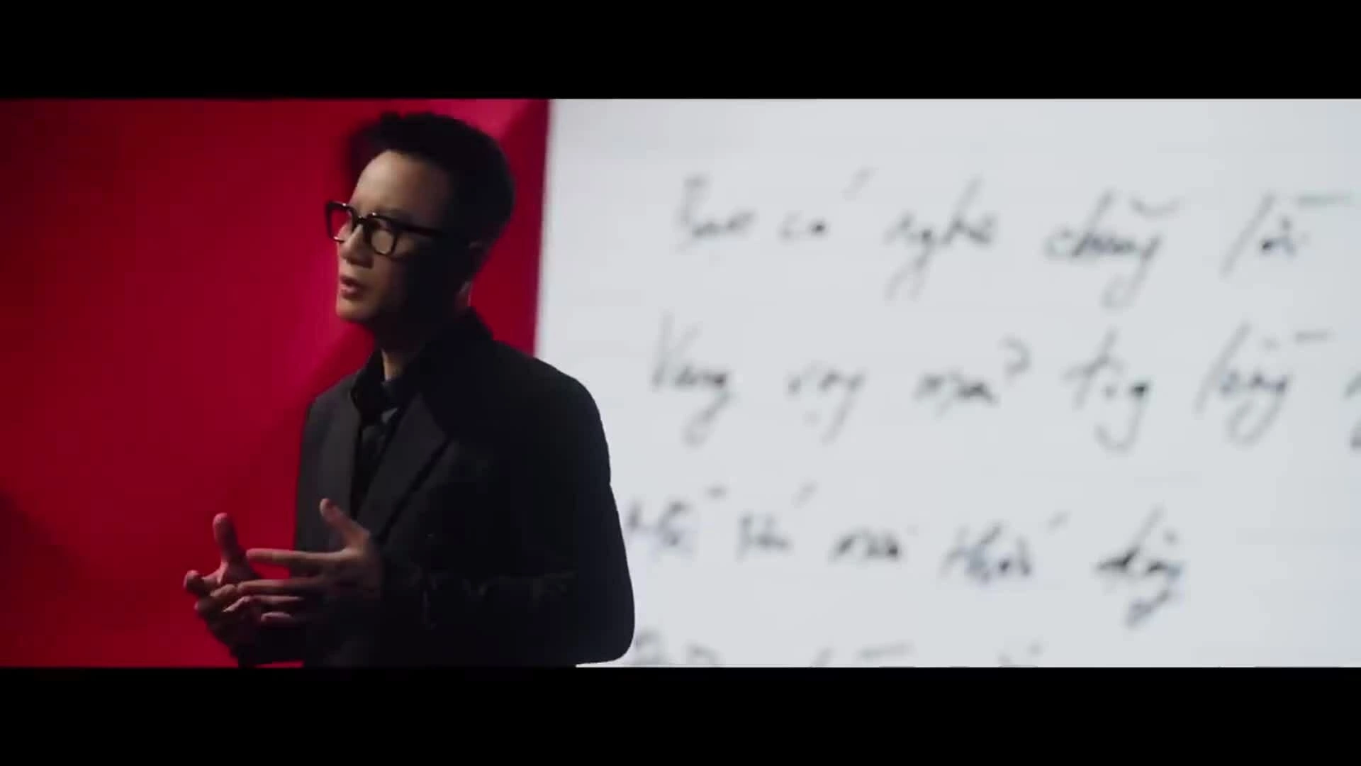 MV "Lời trái tim Việt Nam" - Hoàng Bách