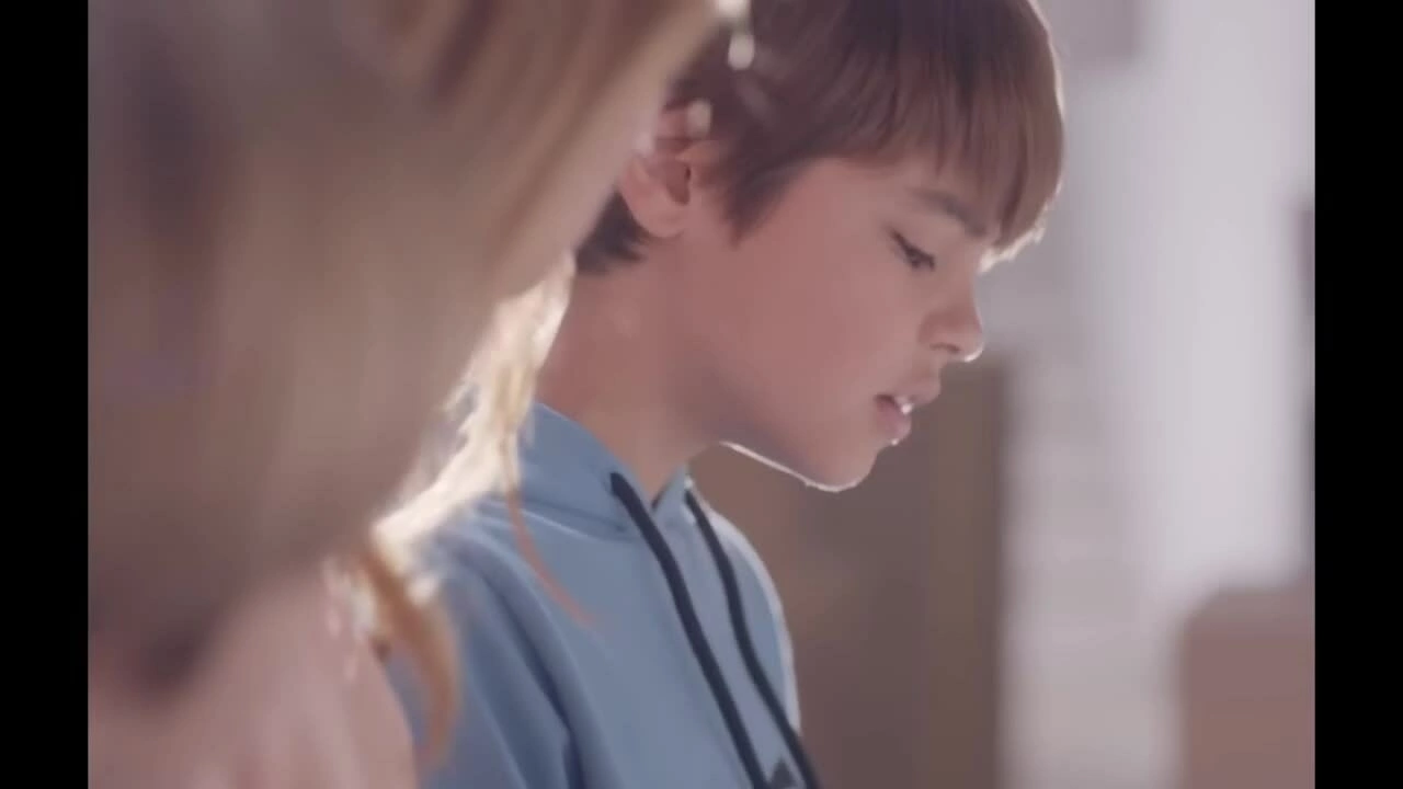 Trích MV "Acróstico" của Shakira