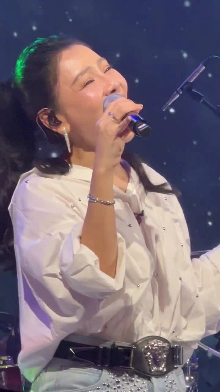 Thu Minh hát "Ánh sáng đời tôi"