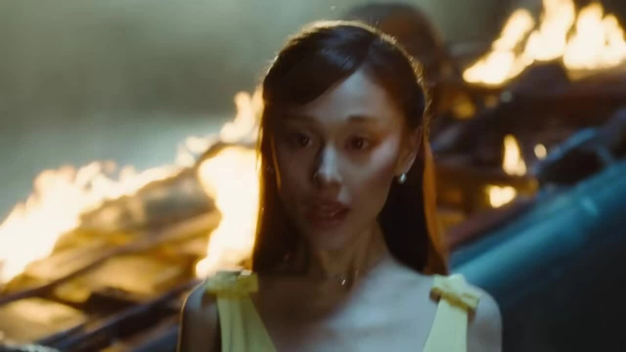 Trích MV "hate that i made you love me" của Ariana Grande