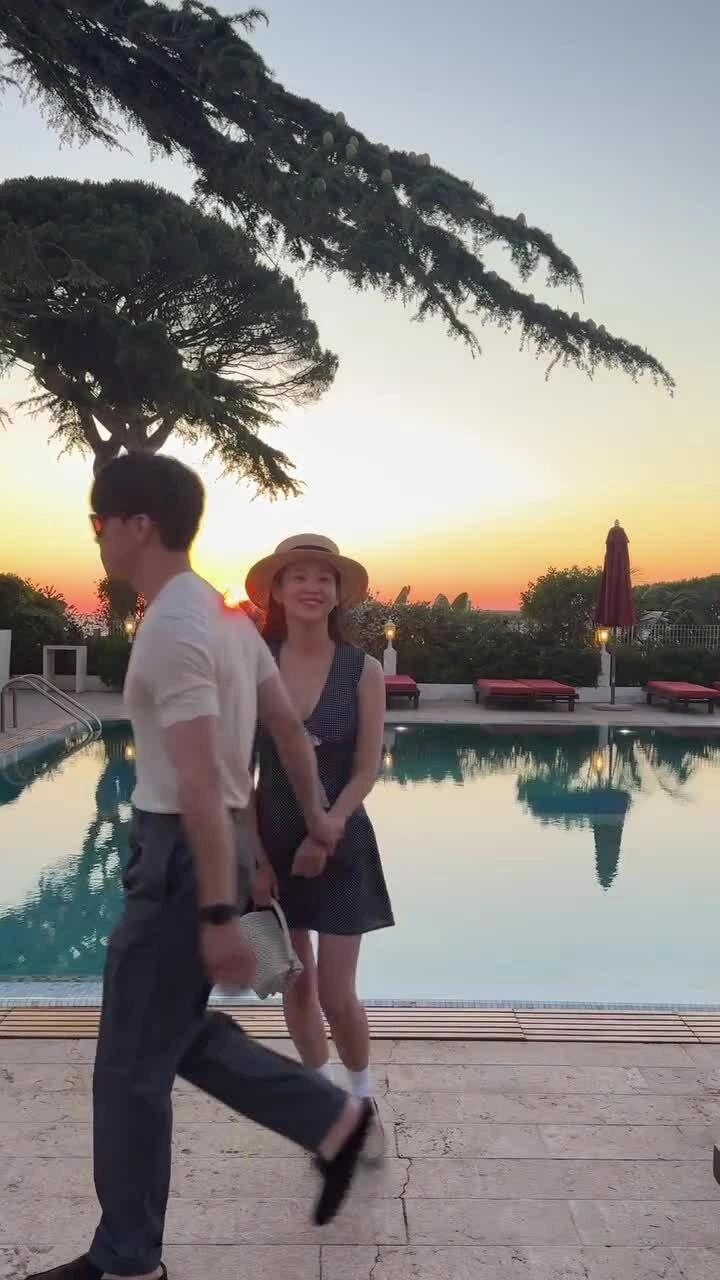 Vợ chồng Kim Mu Yeol - Yoon Seung Ah chia sẻ giây phút đi du lịch