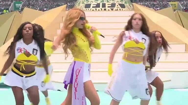 Shakira biểu diễn tại khai mạc World Cup