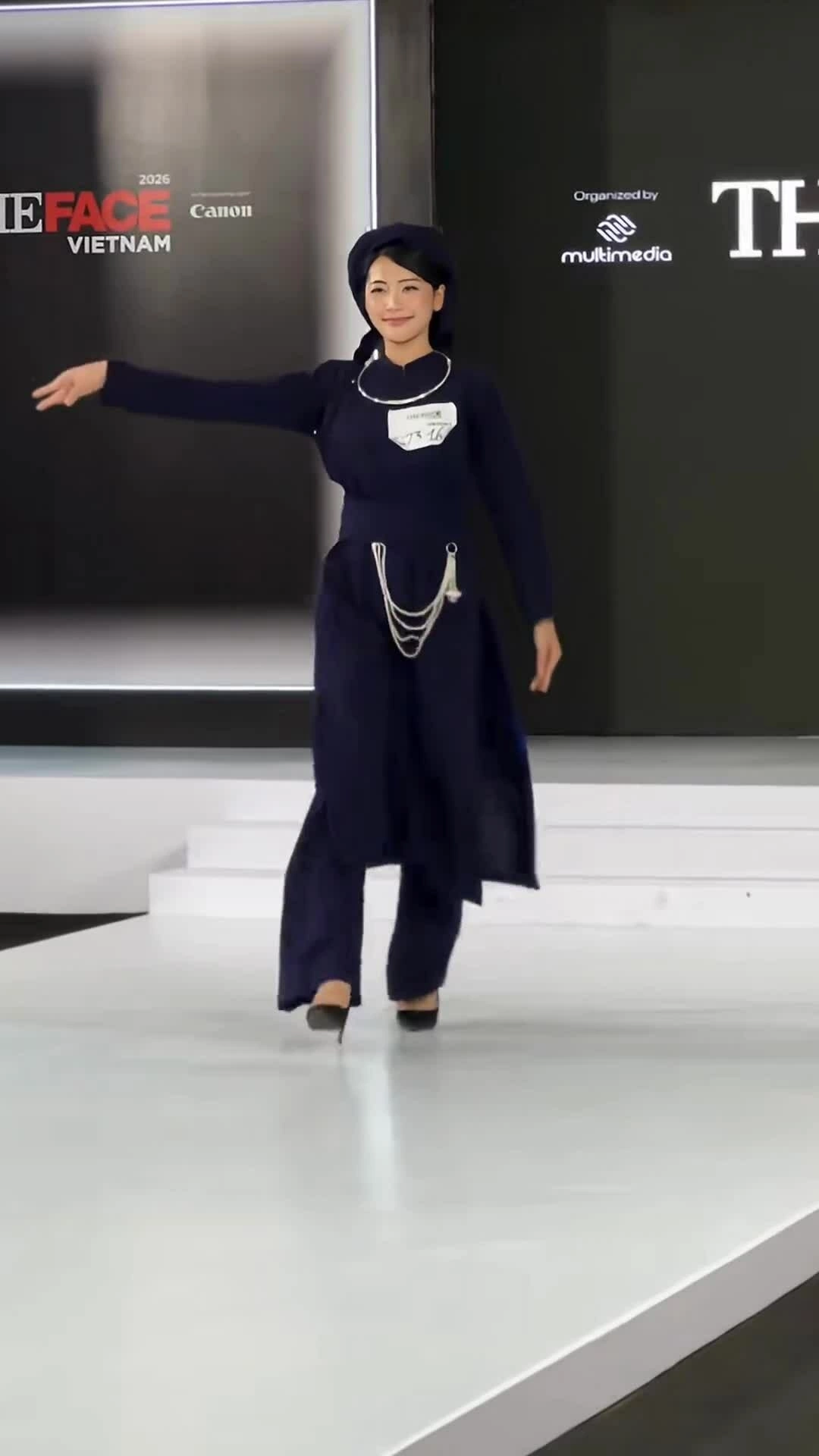 Cô gái Tày catwalk ở The Face 2026