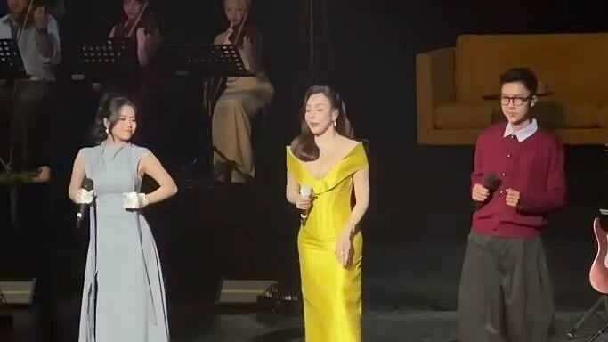 Hồ Quỳnh Hương hát 'Bức thư tình thứ hai'