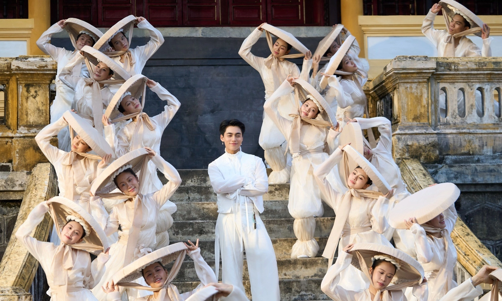 Mono tôn vinh văn hóa Huế trong MV