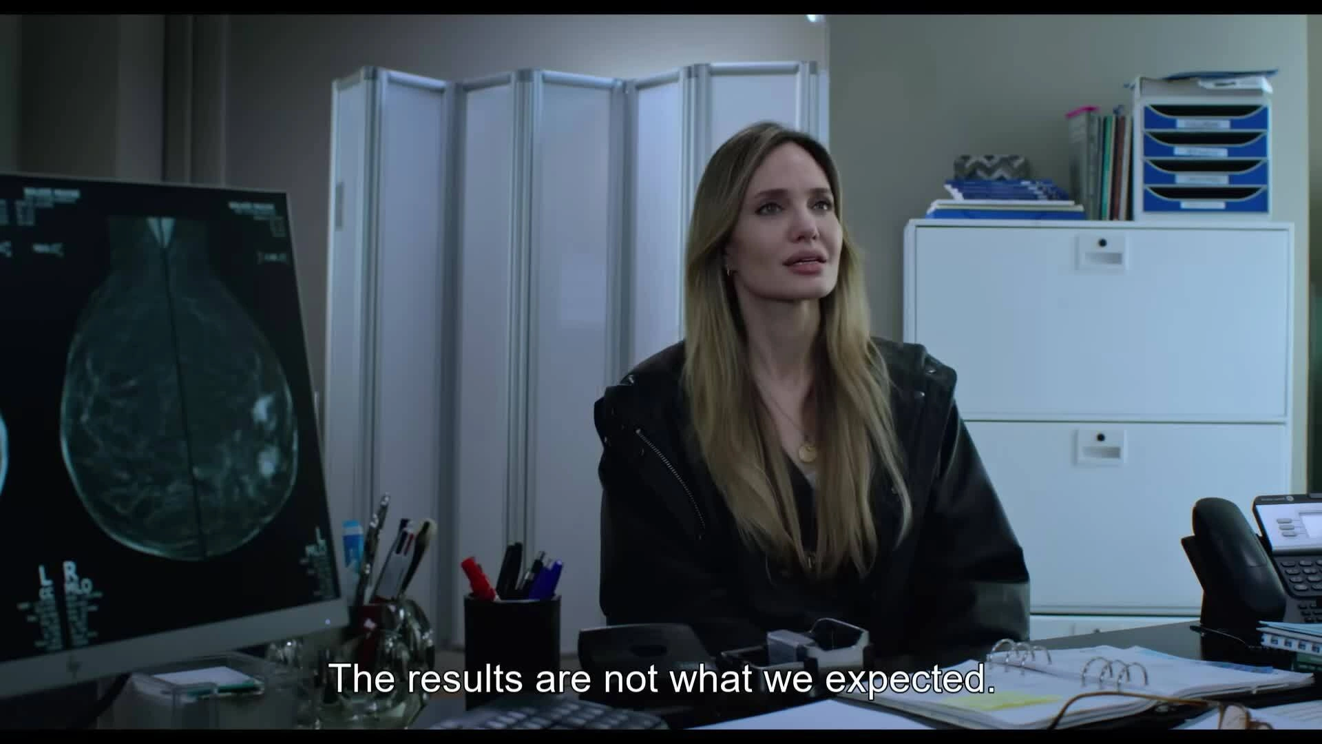 Trailer phim "Couture" của Angelina Jolie