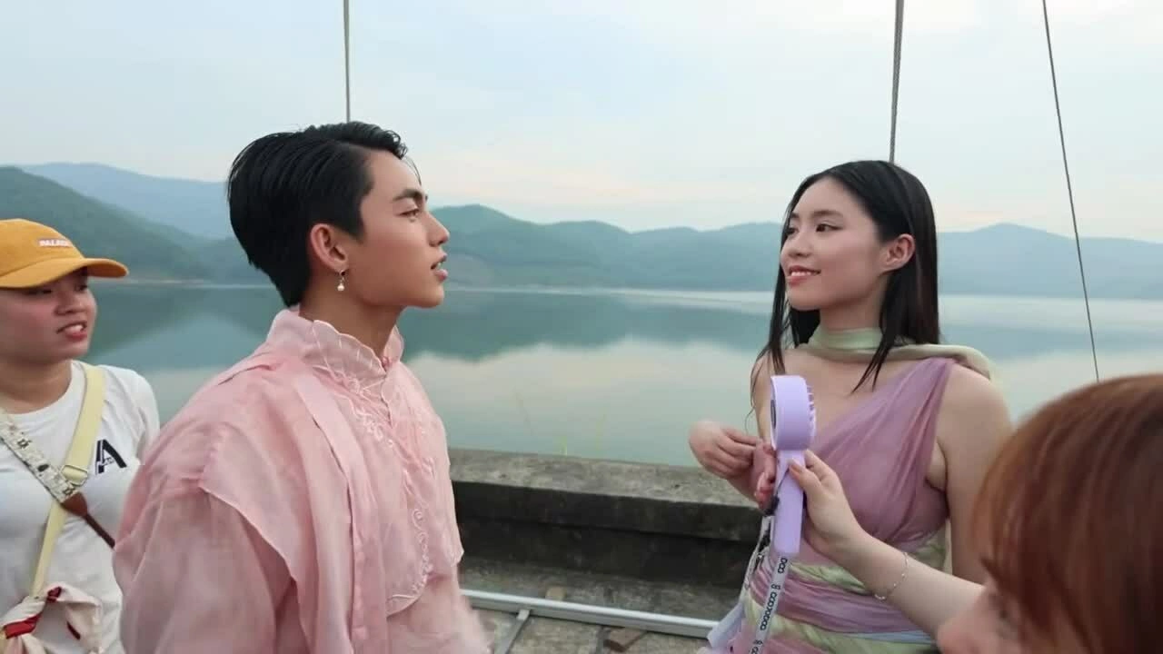 Mono, Châu Anh quay MV 'Công tử văn thơ'