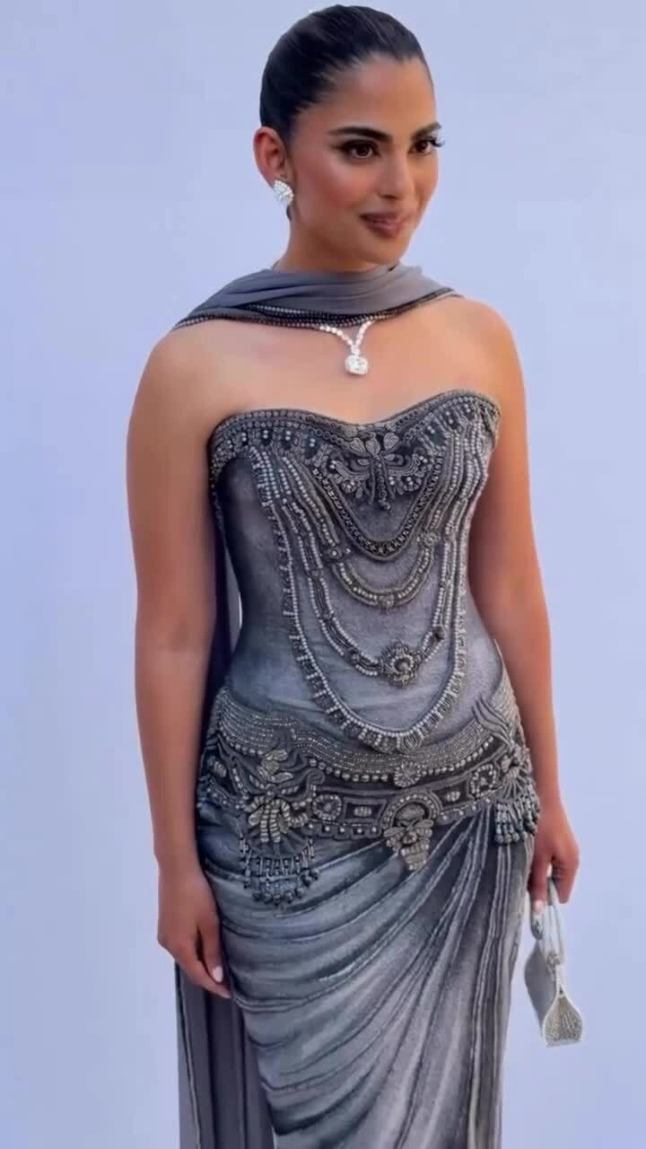 Isha Ambani xách túi Birkin 2 triệu USD