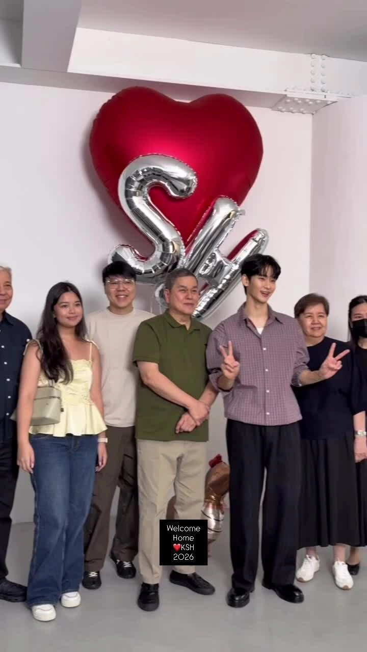 Kim Soo Hyun lộ diện sau scandal
