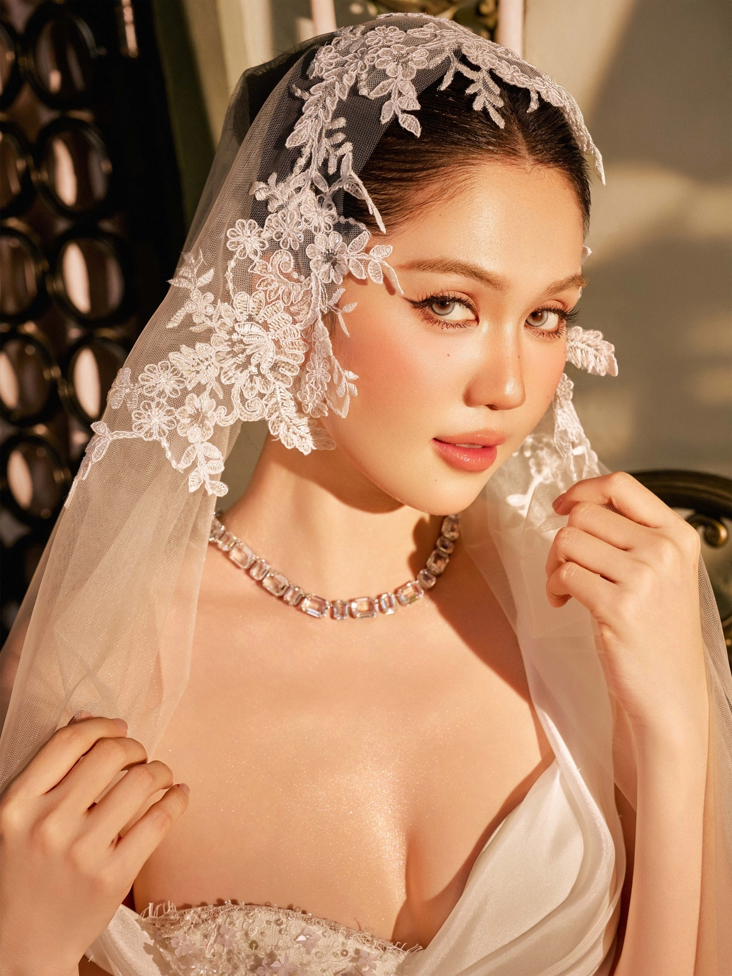 Ngọc Trinh chia sẻ cảm xúc khi diện váy cưới chụp ảnh thời trang