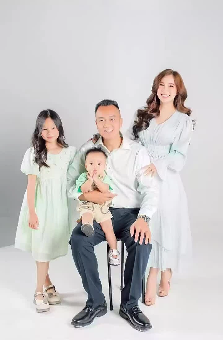 Hậu trường chụp hình gia đình của Duy Uyên