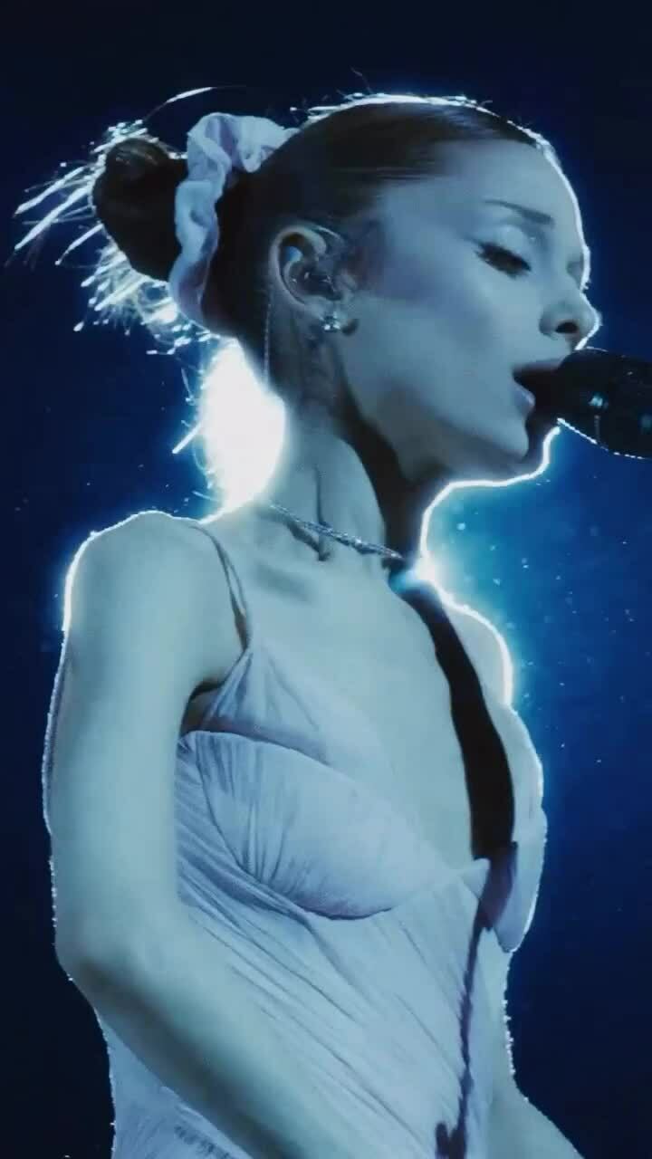Ariana Grande trong chuyến lưu diễn Eternal Sunshine tháng 6/2026