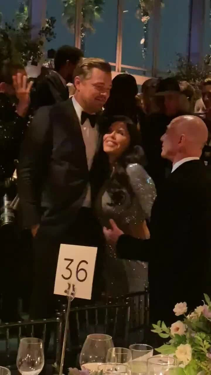 Màn tương tác của Lauren Sánchez, Leonardo DiCaprio và Jeff Bezos tại sự kiện năm 2021