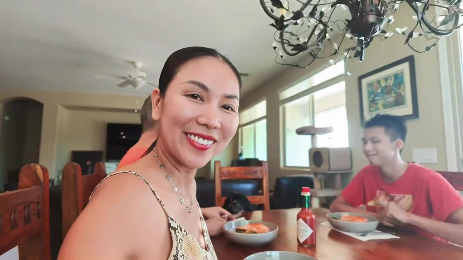 Cuộc sống thường nhật của Khánh Ngọc tại Mỹ