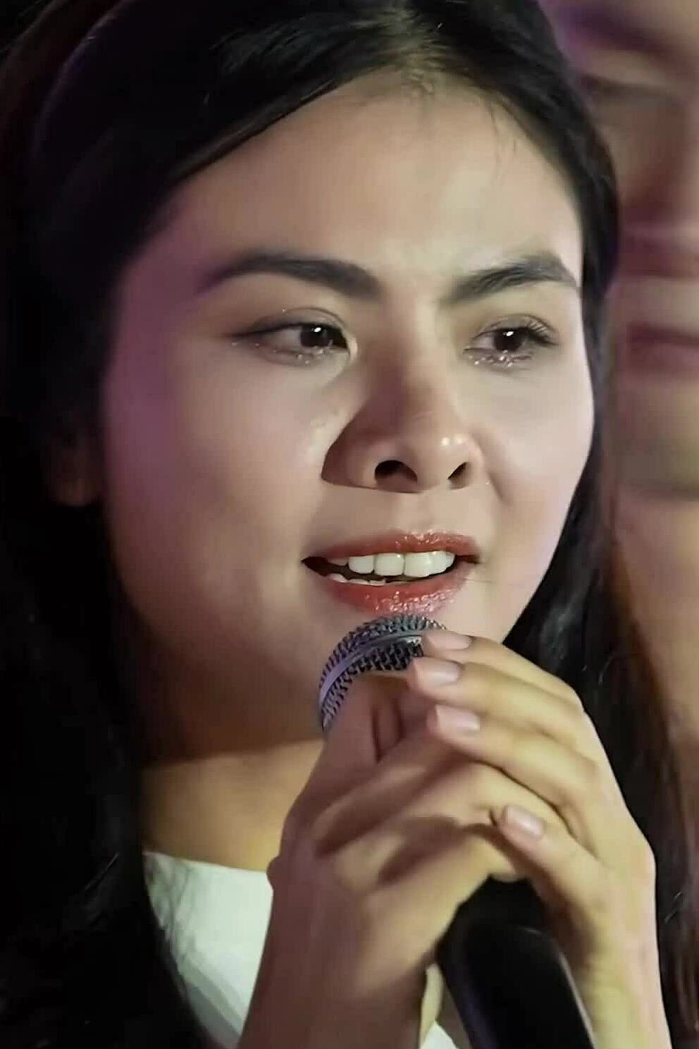 Vân Trang cổ vũ con ở show thực tế 'Anh trai và cái đuôi nhỏ'