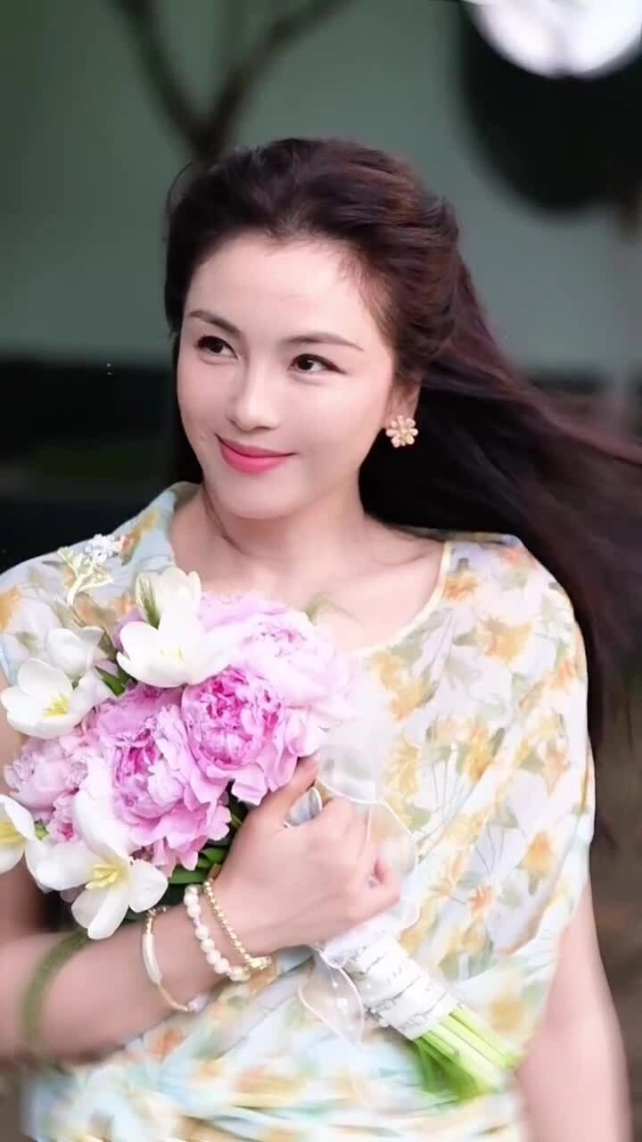 Lưu Đào đón sinh nhật 48 tuổi