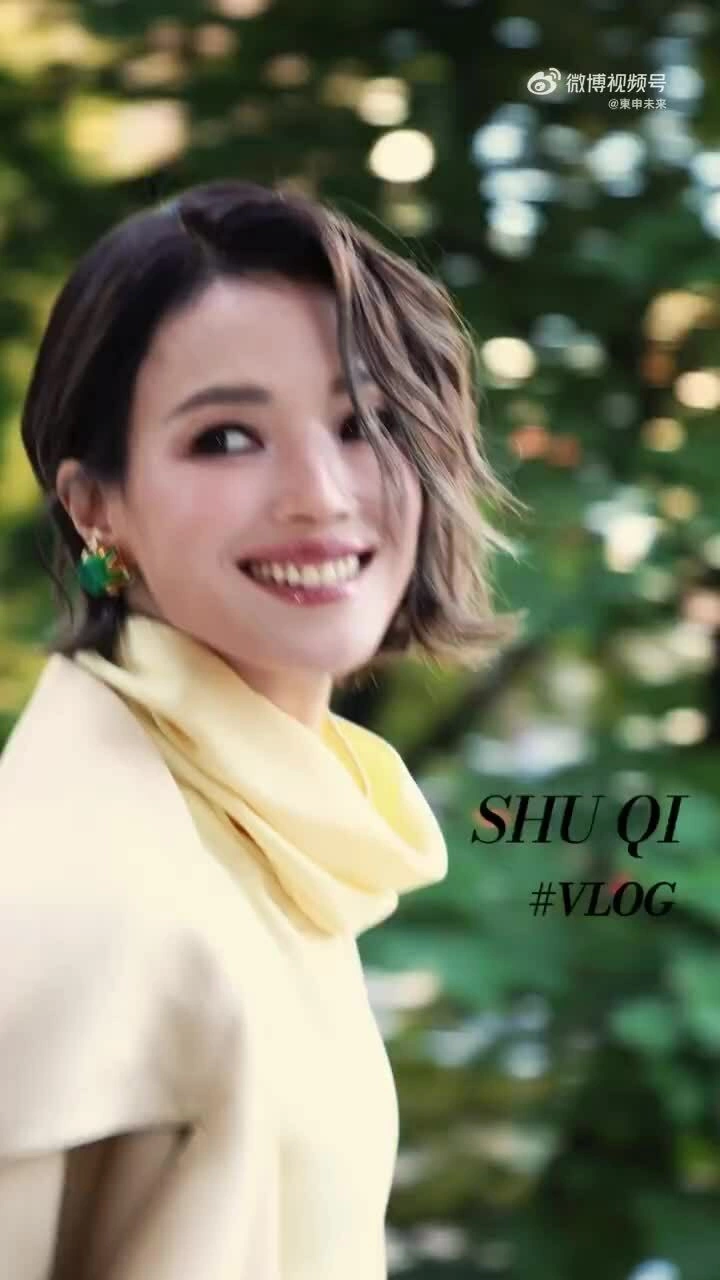 Thư Kỳ, Song Hye Kyo khoe sắc