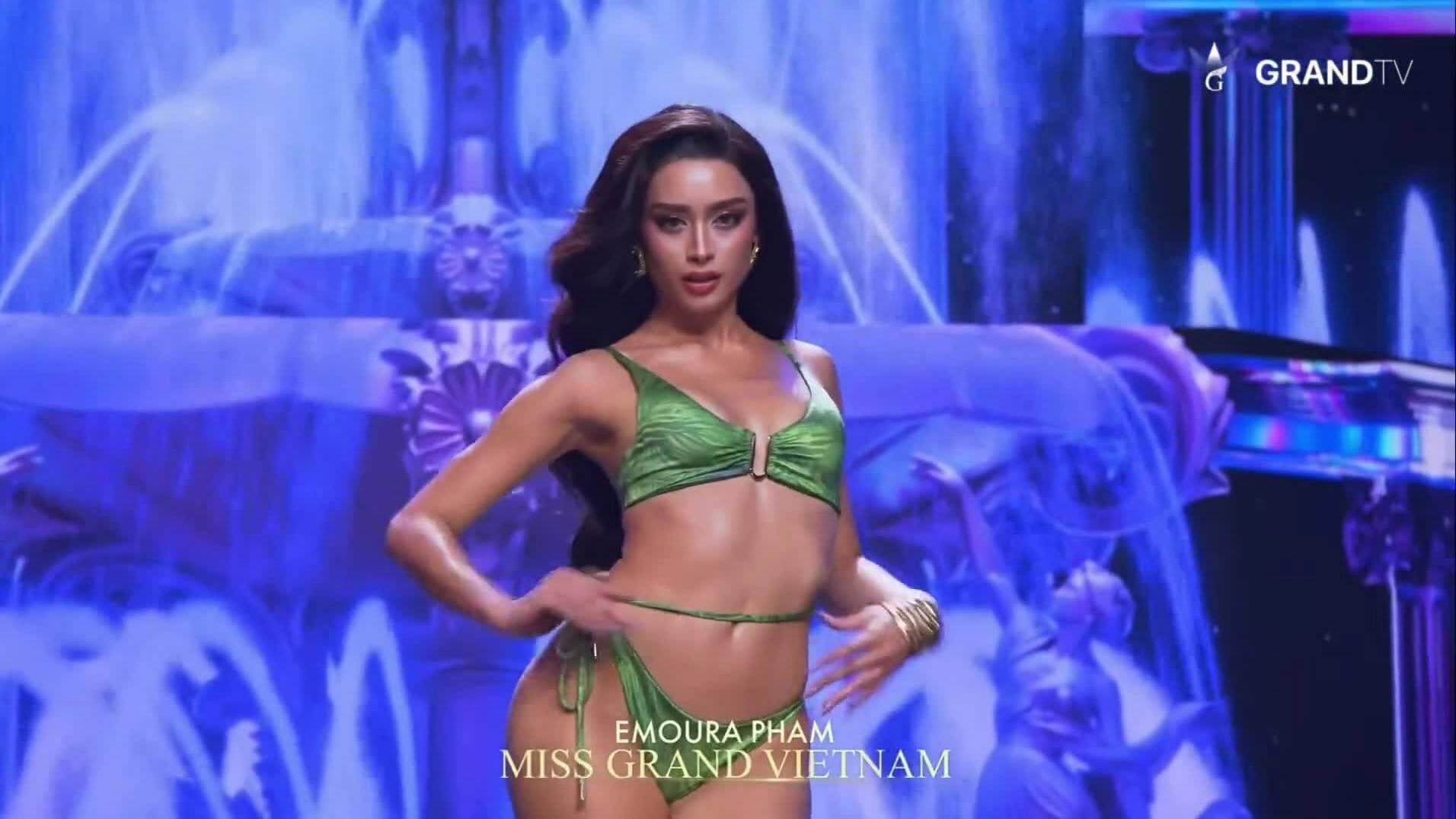 Emoura Phạm diễn áo tắm tại chung kết Miss Grand International 2026