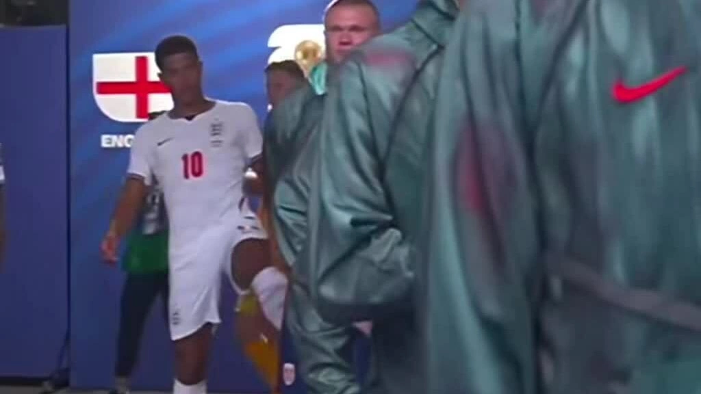 Cái ôm của Haaland và Bellingham gây sốt sau trận tứ kết World Cup