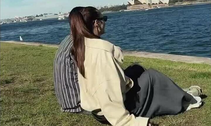 Minh Hằng cùng chồng ngắm cầu cảng Sydney