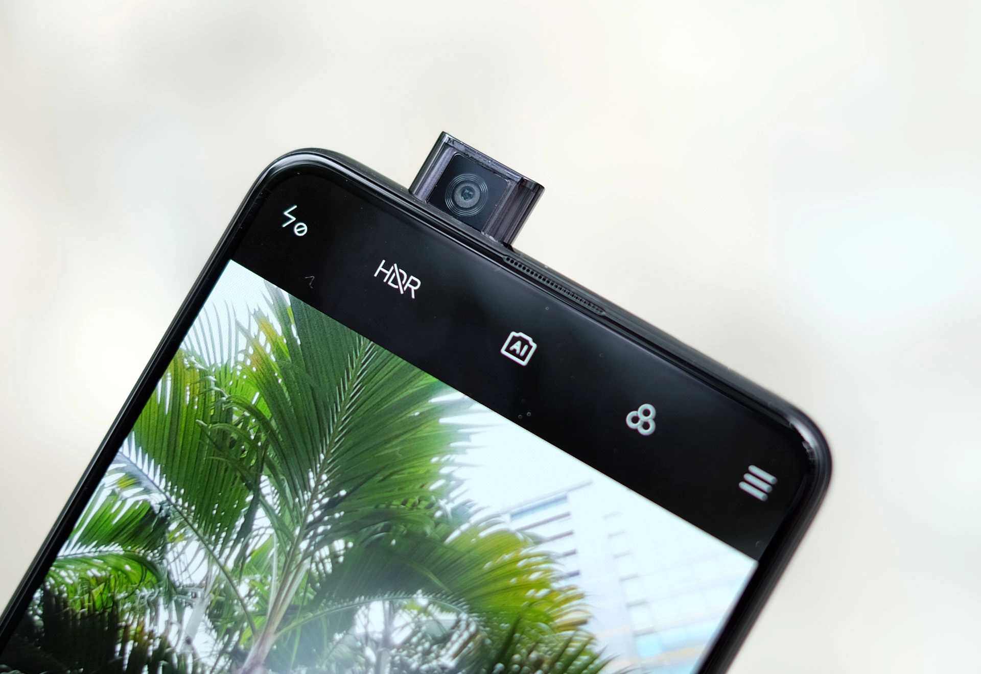 Dùng thử camera 'thò thụt' trên Xiaomi Mi 9T