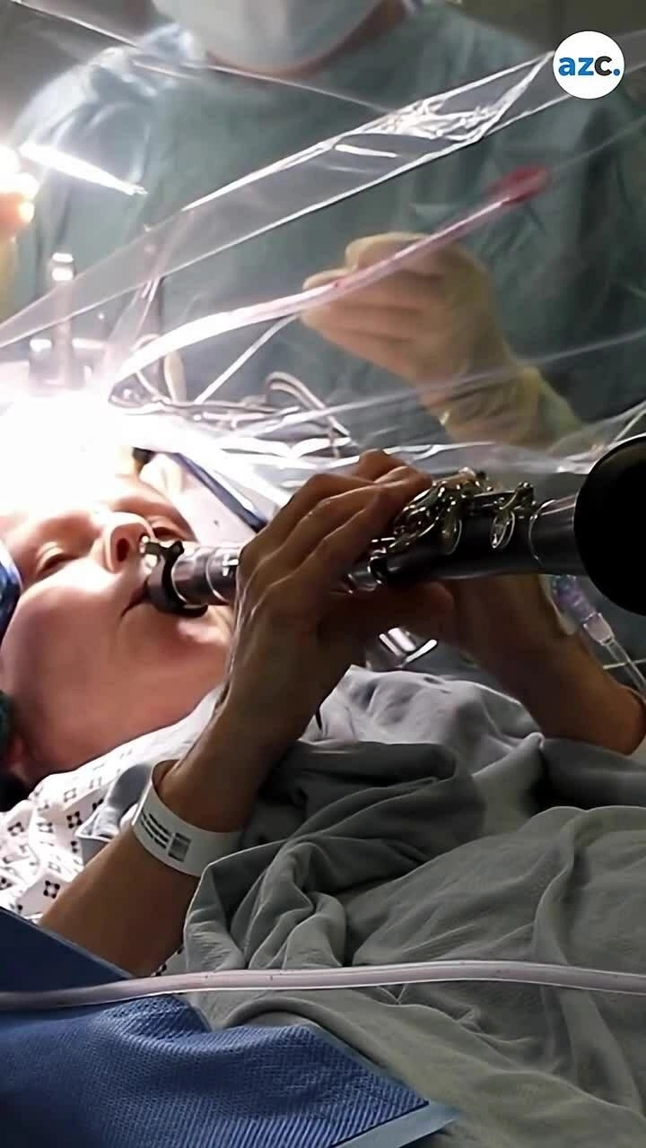 Bệnh nhân thổi kèn trong ca phẫu thuật não