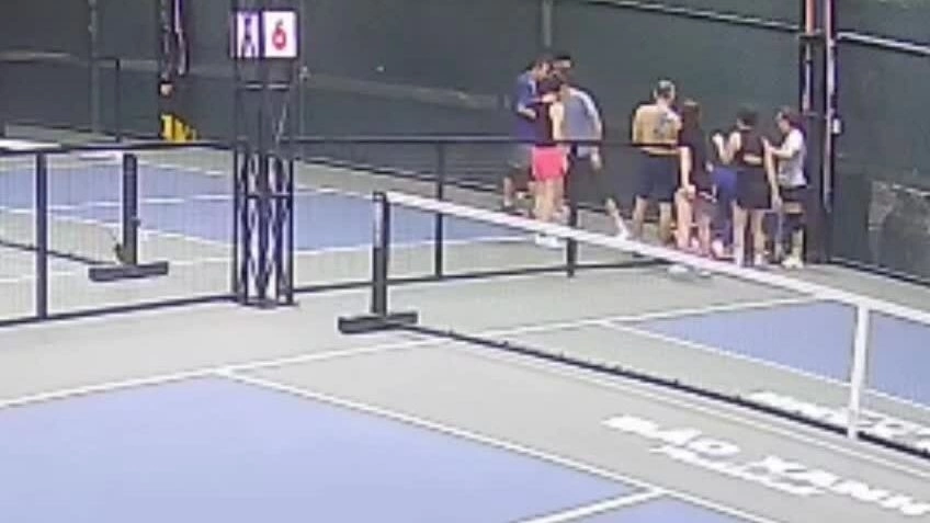 5 phút cứu sống người đàn ông ngưng tim trên sân pickleball