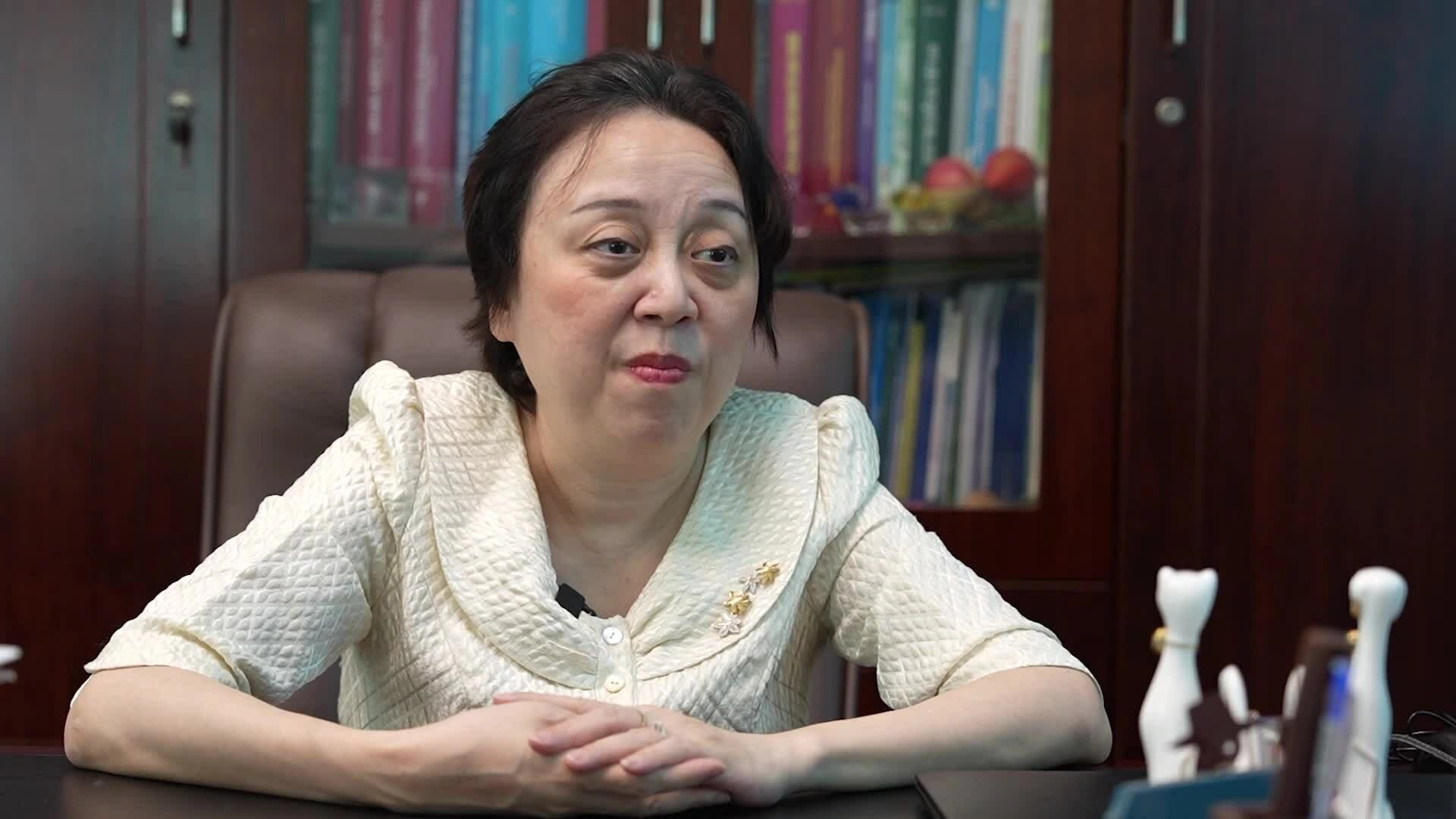 'Một ly sữa ba bộ quản lý, xảy ra ngộ độc dáo dác tìm người chịu trách nhiệm'