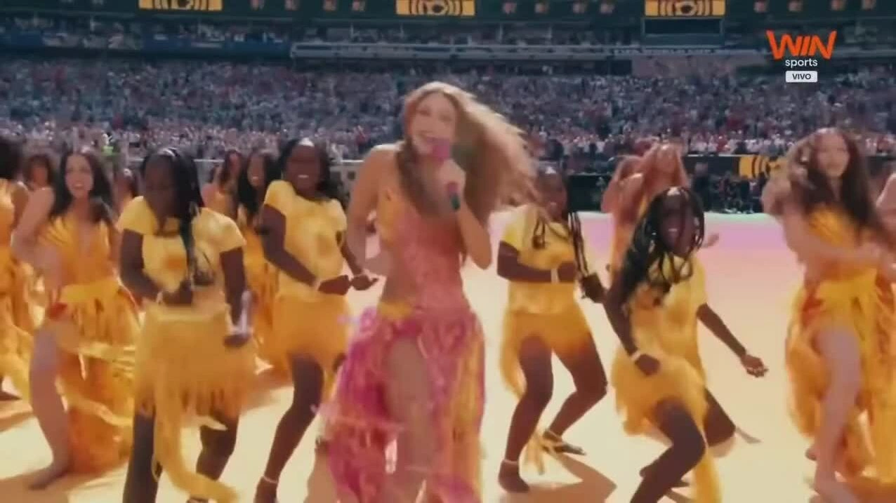 Shakira giữ vóc dáng bốc lửa ở tuổi 49 nhờ bài tập kết hợp vũ đạo