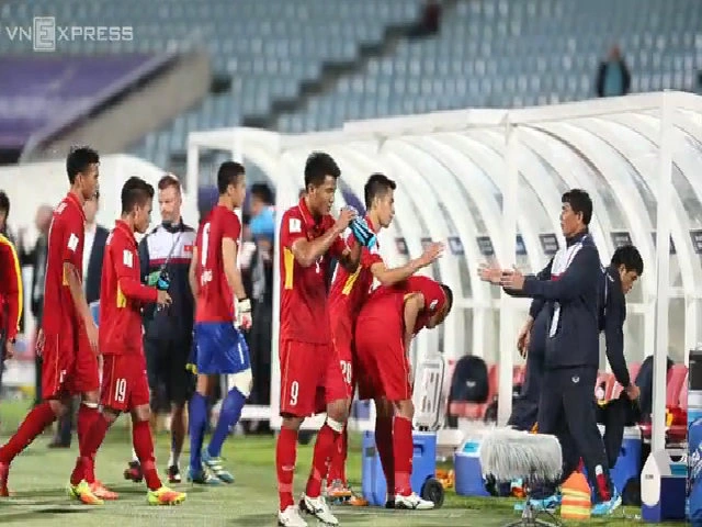 Cầu thủ U20 Việt Nam cám ơn khán giả sau trận