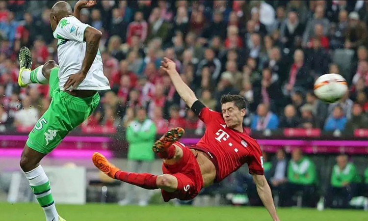 Lewandowski ghi 5 bàn trong 9 phút