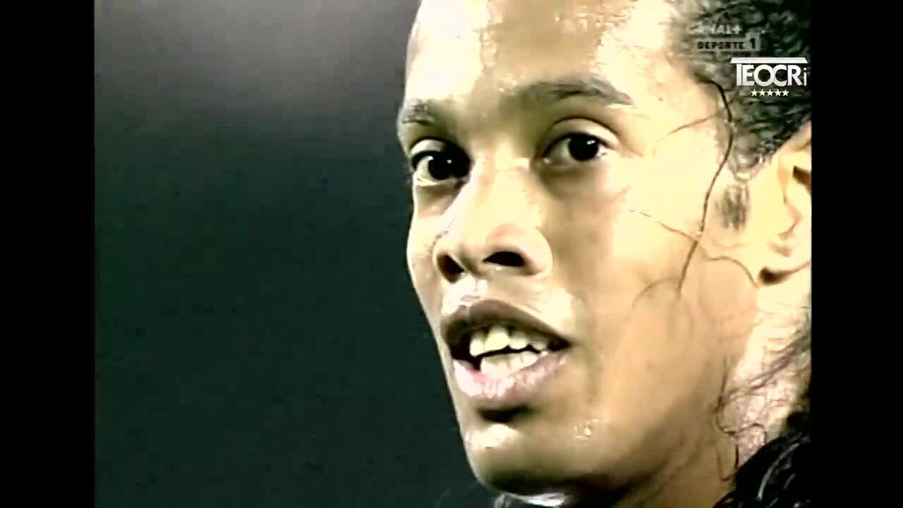 Ronaldinho - người nghệ sỹ độc nhất trên sân cỏ