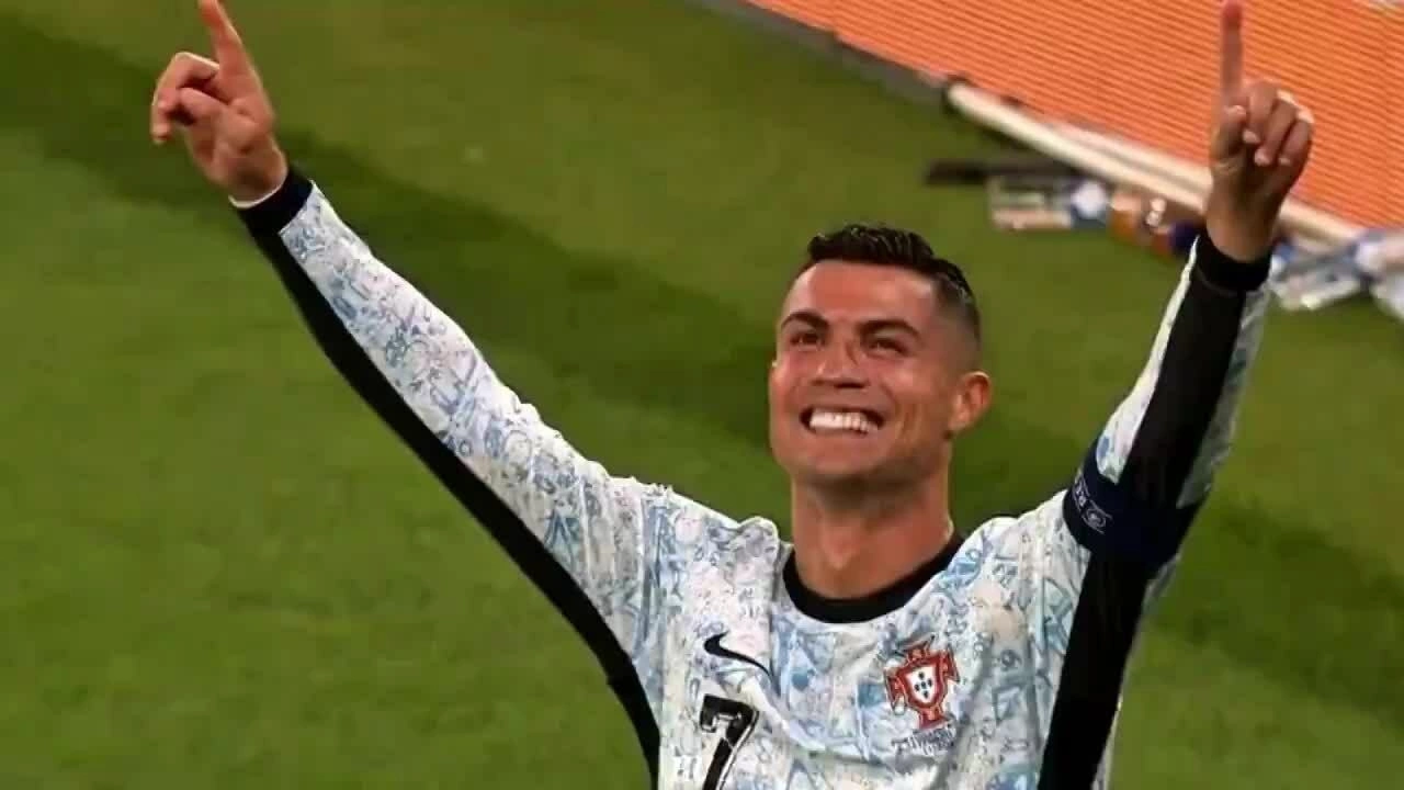 Màn trình diễn của Ronaldo trong ngày cán mốc 900 bàn