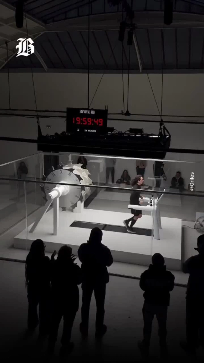 Rapper Pháp chạy 24 giờ trên máy để quảng bá album