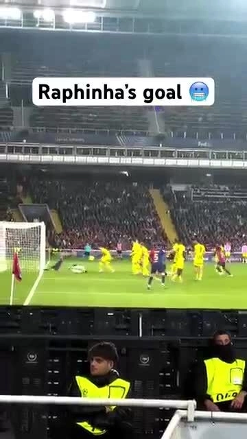 Barca bị nghi hưởng lợi nhờ công nghệ việt vị bán tự động